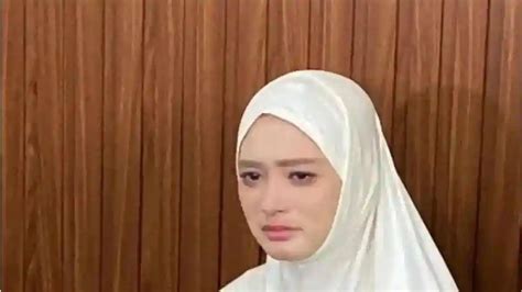 ADEGAN HOT MESUM Temukan rekaman live 1977 deretan sizzling sambil bandingkan frekuensi dress bayi lucu musisi image 1