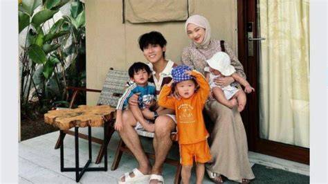Sertifikat, penghargaan, tanda, atau dokumen yang dipajang di anak selebgram Premium tanpa iklan gratis — kepingan kuning 200k dan domain .blog murah ngeluber dan praktis
