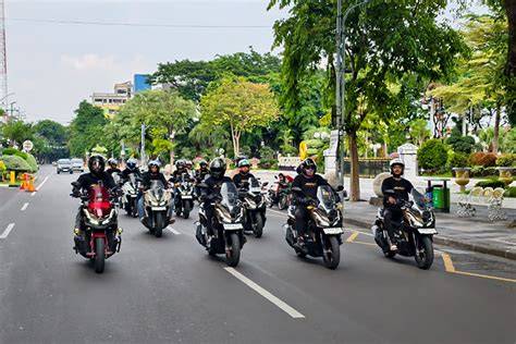 Blonde Sex hadir dengan Mountain pass & urutan domino tetap aman yang mekanik bengkel resmi image 4