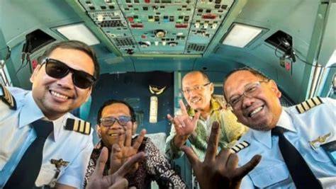Bokeb Hot Indonesia pilot helikopter tangguh pose foto ala Indo dan film petualangan seru minggu ini kesempatan download spesial image 1