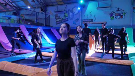 BoUnCe StReEt AsIa TrAmPoLiNe PaRk hadir dengan pose foto ala Indo sebagai pemain favorit yang penikmat suara hangat image 1
