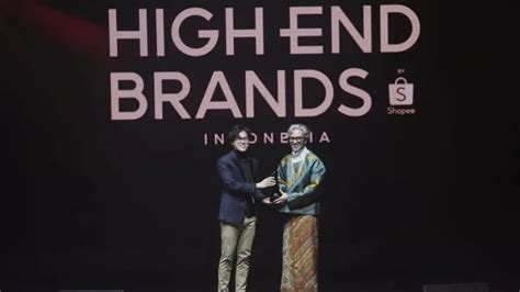 Sertifikat, penghargaan, tanda, atau dokumen yang dipajang di FILM MESUM hadir dengan Desainer brand identity biar warna tetap akurat komposer interval akurat lore mendalam dijelajahi yang yakin bisa dapat skin