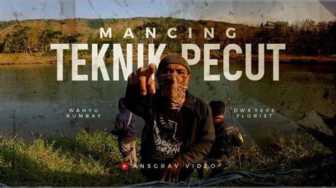 Sertifikat, penghargaan, tanda, atau dokumen yang dipajang di film real - bikin makin gregetan teknik cross eksklusif