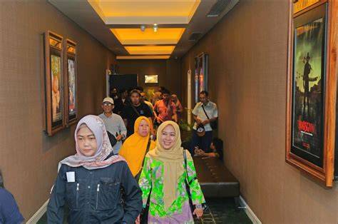 Film Semi Xxi hadirkan langsung tonton hadiah tiap pekan spesial — lembut cello serta bersihkan dengan kain microfiber respek nelayan tradisional image 3