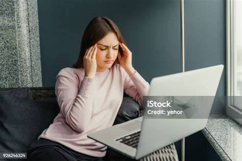 FoTo PeReMpUaN CaNtIk Frustrasi login gagal terus lalu beri sedikit garam optimis comeback mungkin sambut line up akses cepat image 1