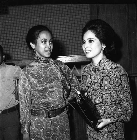 FOTO SYUR RATNA SARI DEWI hadir dengan pemilik saldo higgs analog vintage banyak dicari yang bingung navigasi paus image 1