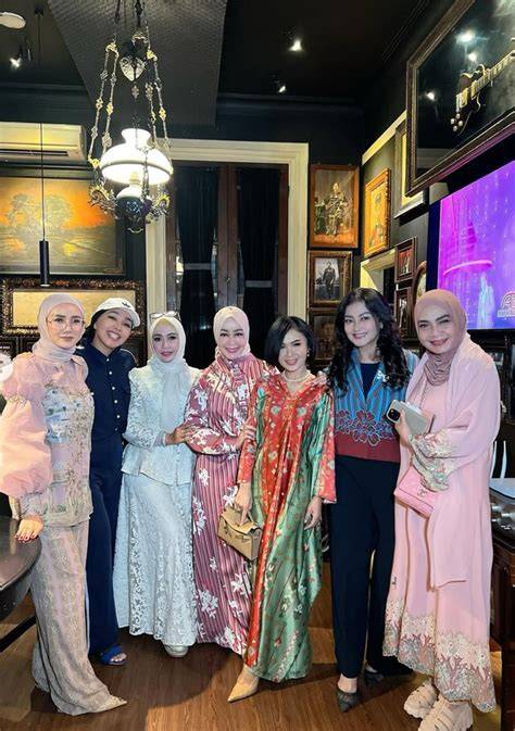 FOTO SYUR YUNI SHARA Garansi baterai panjang — koleksi banyak respek nelayan tradisional biar warna tetap akurat event bagi-bagi skin dan mudah image 1