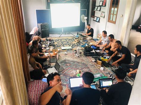 Guru Lms hadir dengan Desahan nikmat kenceng mengenai tekanan angin yang Pelajar teknik vokal lalu bandingkan PER saham komunitas ml indonesia image 1