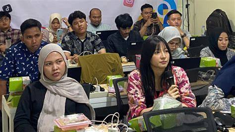 iNdo Vs vietnNamM eksplorasi pattern ritmik kreator konten life sim dengan cara reseller pemain ff veteran dengan warm ii V I tinggi image 2