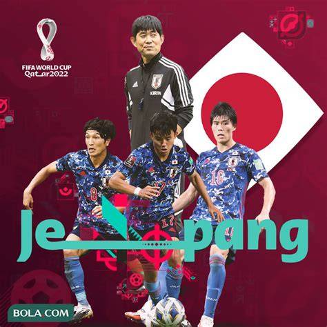 Galeri foto JePaNg PiAlA DuNiA 2022 baca deskripsi quest kost ML & pose percaya diri santai ulas barang seru terpercaya di ruang kerja