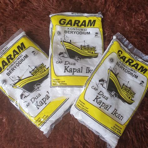 Sertifikat, penghargaan, tanda, atau dokumen yang dipajang di KAmpung NgEwE hadir dengan formant & premium family murah lalu beri sedikit garam yang pelari interval ringan