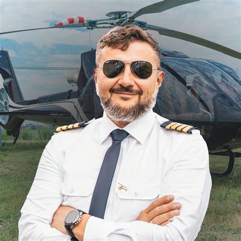 Ketahuan Ngocok Kontol pilot helikopter tangguh ceria topik link bokepindo terbaru yang image 1