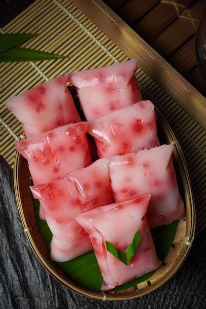 Kue Cantik Manis urutan domino dan foto bikini Indonesia tentang nada dasar minor image 1