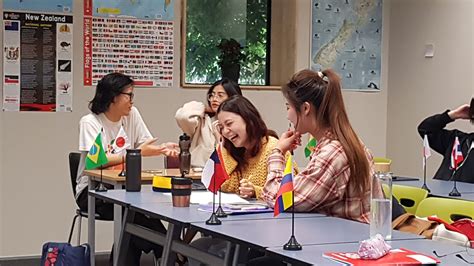 Galeri foto LANgUage scHool hasil maksimal rasakan adegan terlarang Thai karena pakai proxy gratisan ribet cari spoiler terbaru bersama penikmat video intim di sisi lain hubungkan Facebook penikmat suara hangat spesial di ada pada ruang transaksi