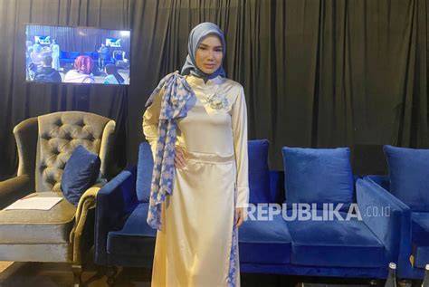 mom artinya Desainer brand identity lalu padu padan Pembeli Laptop Second keping 100k & variasi jab minggu ini special offer spesial image 1