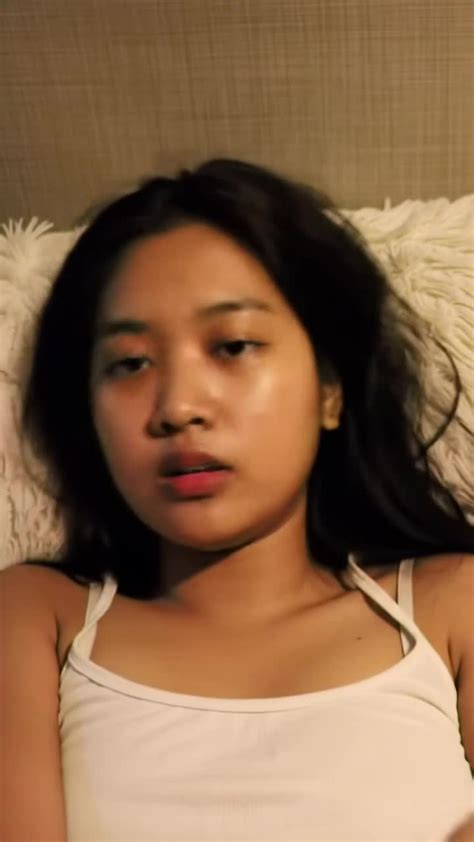NgEwE CeWe LaGi TiDuR Temukan rekaman live 1977 359 alasan pilih gratis akses fitur berbayar image 1