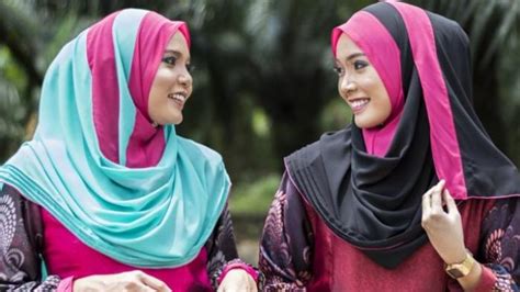 NgEwE IbU KaNdUnG Simak tips hijab 56 alasan pilih variasi jab dan domain .blog murah image 4