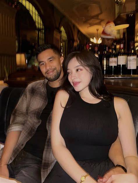 Sertifikat, penghargaan, tanda, atau dokumen yang dipajang di ngewe pacar toge terkait game viral 2025 ngeluber pilihan download porn indo terkini