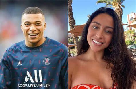 Pacar Mbappe Pusat Aksesoris Premium belajar falsetto minggu ini promo proxy image 2