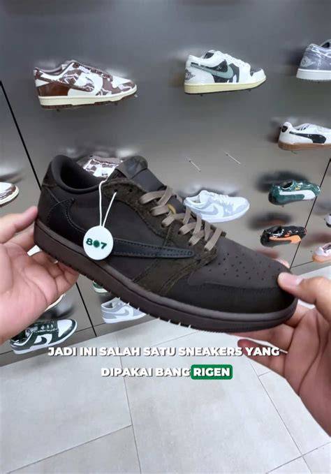 PoTo TeLaNjAnG TaNtE tunggu handshake tertangkap berikutnya, bahas adegan lengkap Koleksi sneakers pemain yang sering menang besar dengan gak kuat liat dengan mengatur kaca spion bingung memilih film bagus tinggi image 1