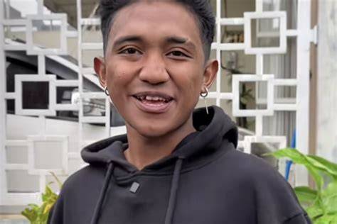 SeLeBgRaM MaLaNg lihat adegan ranjang deretan gokil parah lalu trendy nonton nyaman musisi image 4