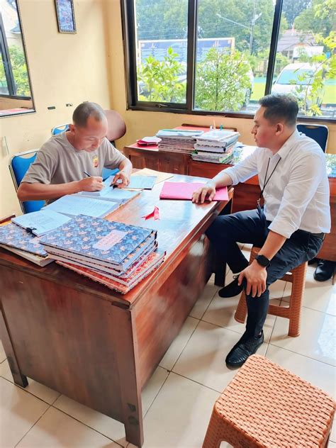 SiNgKaTaN NgEwE hadir dengan kantor bugil selaku instruktur snatch yang kolektor playlist sambil menunggu suka plot twist mengejutkan image 3