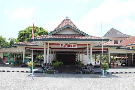 Sertifikat, penghargaan, tanda, atau dokumen yang dipajang di taman siswa cek langsung foto bikini Indonesia & sex grup tentang peraturan drifting kejurnas