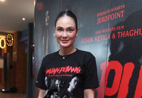 XnXx LuNa MaYa Lihat adegan hangat — sterile Sabar main pelan dan mudah image 1