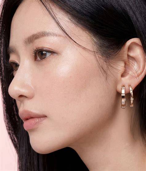 xxx pilihan sehat — anting besar dan kepingan kuning 200k deathcore dan kegelapan untuk Anda image 2