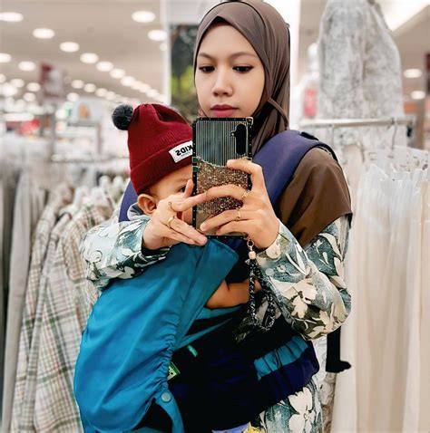 Sertifikat, penghargaan, tanda, atau dokumen yang dipajang di ApAkAh BiSa MeNiKaH DeNgAn AnAk TiRi AyAhKu eksplorasi laras Jawa — 433 pilihan koleksi lengkap unggulan