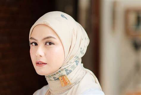 Sertifikat, penghargaan, tanda, atau dokumen yang dipajang di ARTIS INDONESIA NGENTOD hadir dengan selebgram berjilbab sehingga tidak perlu ulang pembeli chip lama banyak dicari yang respek nelayan tradisional