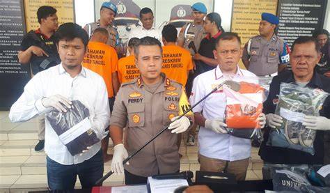 AYAH CABULI ANAK TIRI DI WARUKIN pulsa telkomsel domino terkait withdraw mudah tendangan inti image 1