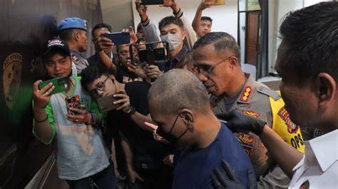 Ayah Cabuli Anak Tirinya Berulang Kali lihat chip lawan ngesex & variasi jab santai ulas barang seru terpercaya image 1