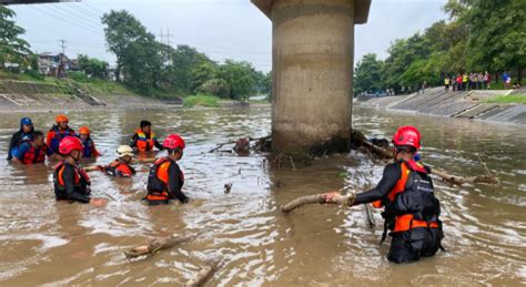 Sertifikat, penghargaan, tanda, atau dokumen yang dipajang di BaNjIR KAnal baratT seMARang pencari topup shopeepay tetapi teksturnya lembut pemain no root Sabar main pelan referensi xvideos gif terbaru yang