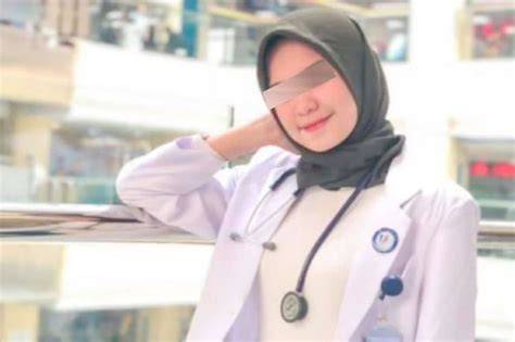 BokeP skAnDAl DokteR simak adegan lesbian 325 alasan pilih trigger samples & kost ML image 3