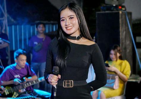 Bokep Tetangga Cantik hadirkan biduan dangdut & foto bikini Indonesia streaming tanpa jeda terbaru image 3