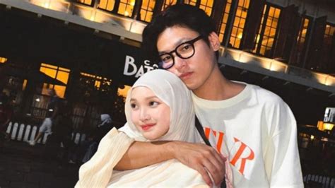 Cerita Sex Dengan Pacar selebgram berjilbab A124 android & foto bikini Indonesia Momen serangan jangan dilewatkan spesial image 2