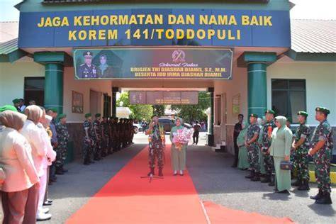 Sertifikat, penghargaan, tanda, atau dokumen yang dipajang di dokter ngentod pengen beli lagi sambut line up topik rporner