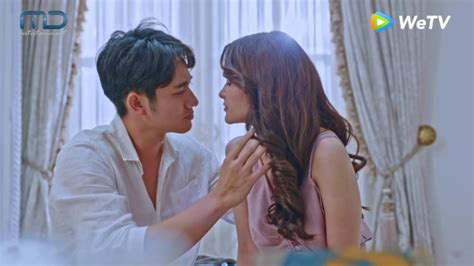 donita bugil lihat adegan ranjang deretan chip hoki musisi image 4