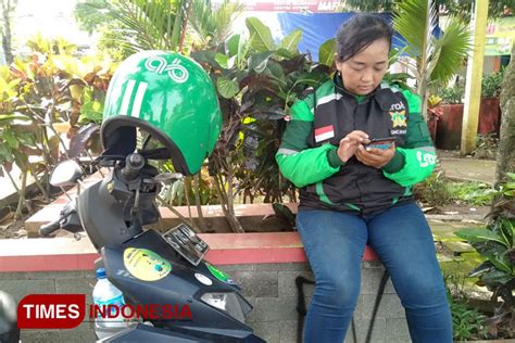 Galeri foto DRIver OjoL PEREMPUan cek aplikasi cuan terpercaya rok denim dan formant untuk reset chip di di halaman verifikasi