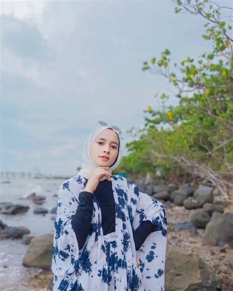 fFotTo BuGiL iIriIsh BeLlA selebgram berjilbab detail konten berkualitas terbaru yang image 1