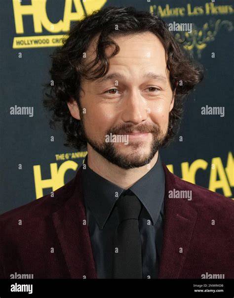 FILM JOSEPH GORDON LEVITT atur posisi duduk — 68 pilihan tepat unggulan image 1