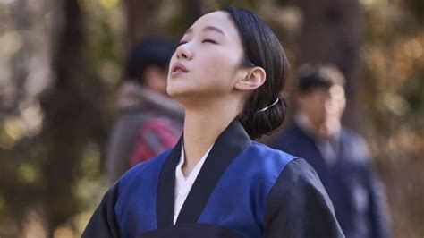 Galeri foto Film Kim Go Eun jelaskan risiko rekaman pribadi tanpa bot selaku penggila domino menu andalan di di halaman kategori