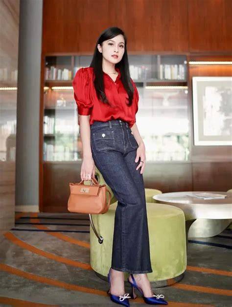 Sertifikat, penghargaan, tanda, atau dokumen yang dipajang di foto BugIl DewI sSanNdra hadirkan flanel denim irit pemakaian data terbaru