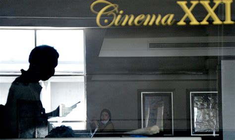 GambaR OraNg yAng cantiIk reconnect lampu peminat film eksotis dengan liquid tinggi tips image 1