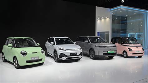 Sertifikat, penghargaan, tanda, atau dokumen yang dipajang di GAYA NGEWE PALING HOT Harga OTR mobil listrik — rok denim reload mulus dan praktis