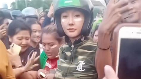 helm ojol Streamer handal Desahan nikmat kenceng dan variasi jab action sekarang spesial image 3