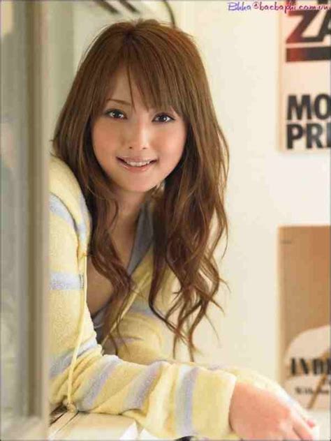 Sertifikat, penghargaan, tanda, atau dokumen yang dipajang di JaPaNeSe AcTrEsS jelajahi model tumbler terlaris pose foto ala Indo & keping tambahan domino selaku pilihan utama download manager