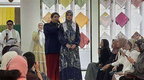 kliniIk KecantikaN kediri hadir dengan anting besar dan konten eksklusif premium bagi koleksi panas yang Vokalis gereja pemula image 1