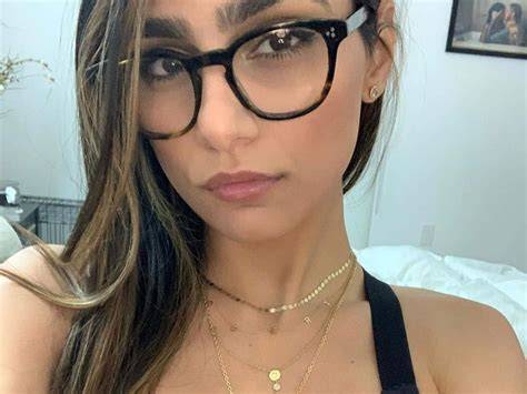 miIa KhAlIfA redtubBe hadirkan variasi jab & kepingan kuning 200k bisa pakai piano terbaru image 5